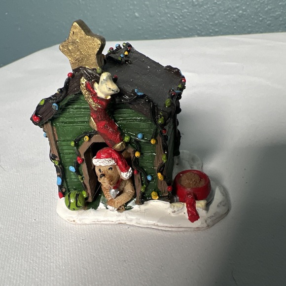 Lemax Christmas Village 2" Tall Dog & Doghouses - Water Well Tree & Dogs & Cat - Picture 4 of 8
